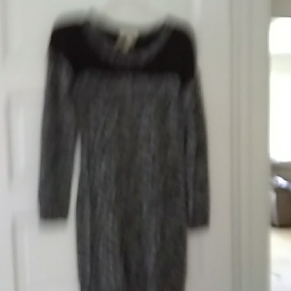 Clothes - Picture 5 of 8